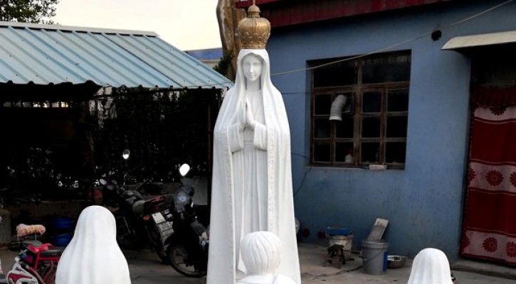 Buy blessed mother our lady of fatima with three shepherd children outdoor chruch lawn statue TCH-69