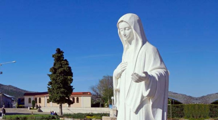 Outdoor catholic white marble madonna medjugorje mary garden statue for sale TCH-70