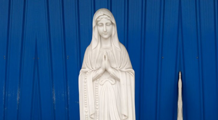Beautiful mother mary our lady of lourdes rosary bead statues for church lawn deor to buy TCH-95