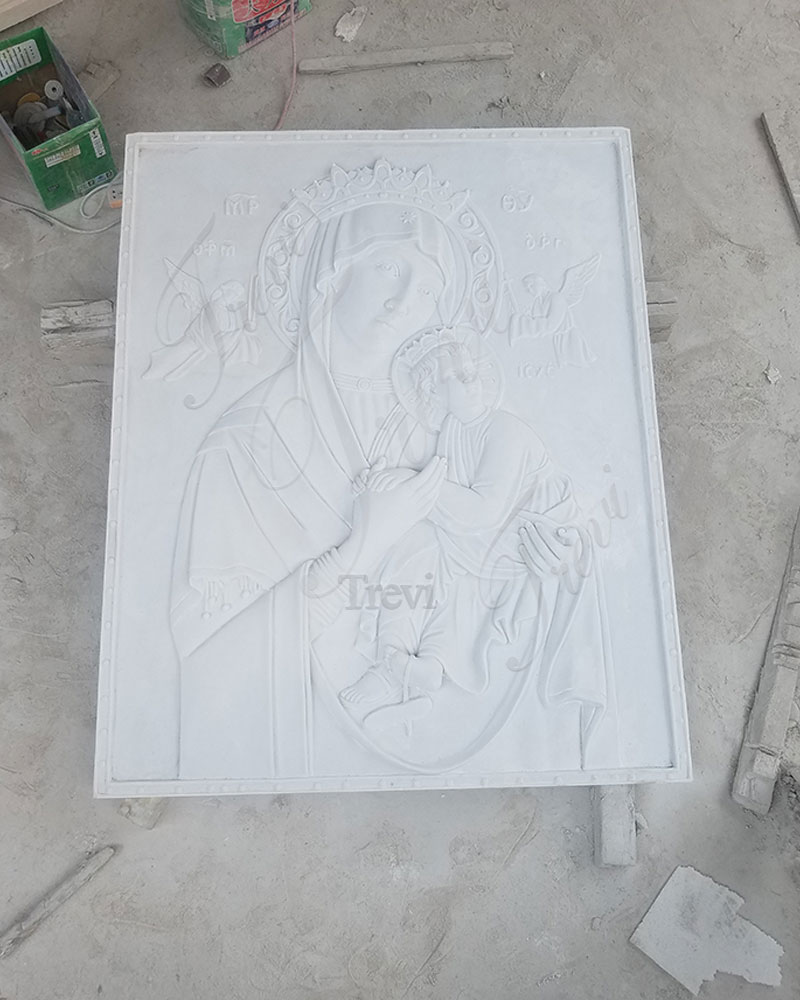 Superb Carving Skills and Devout Craftsmen