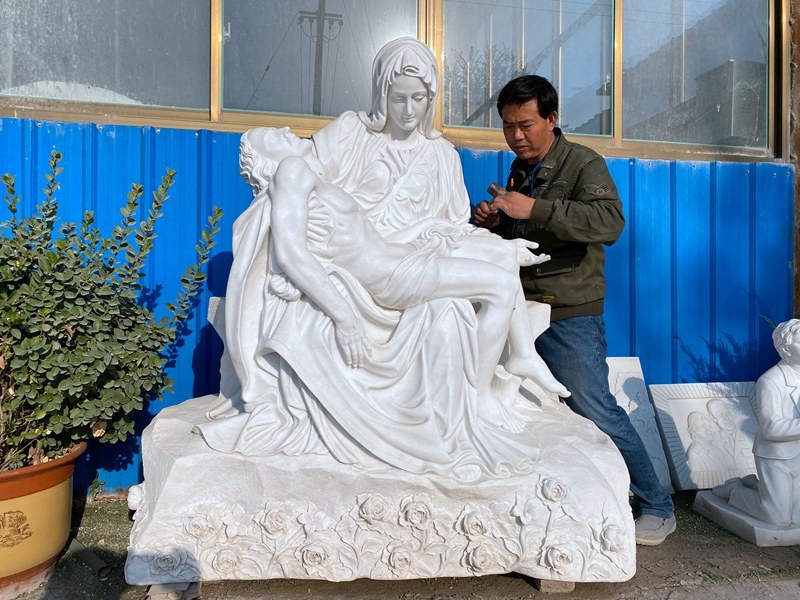 Trevi Sculpture Factory: Perfect Replications of the Pietà Sculpture